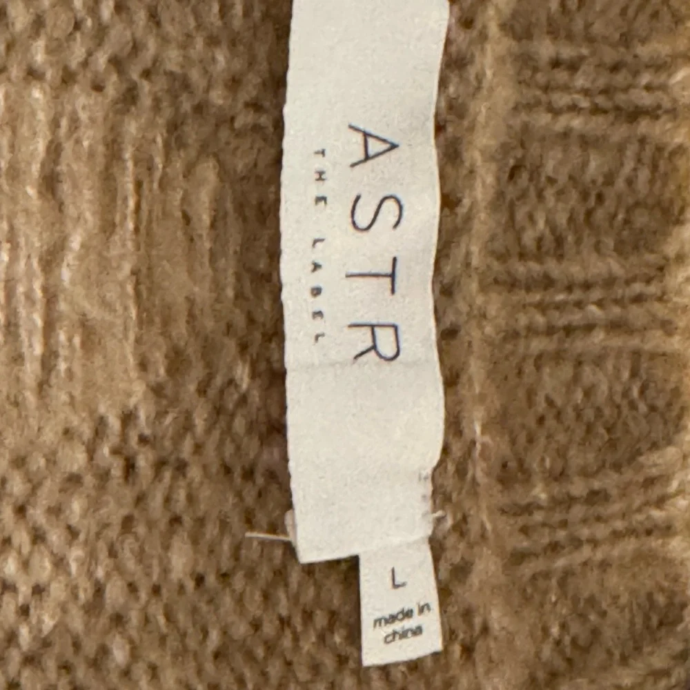 Astr Textured Tan V-Neck Sweater - Picture 5 of 6